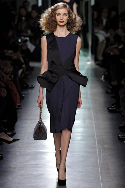 Look 25